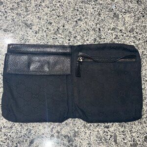 GUCCI |Authentic Gucci Vintage GG Canvas Belt Bag / Bum Bag